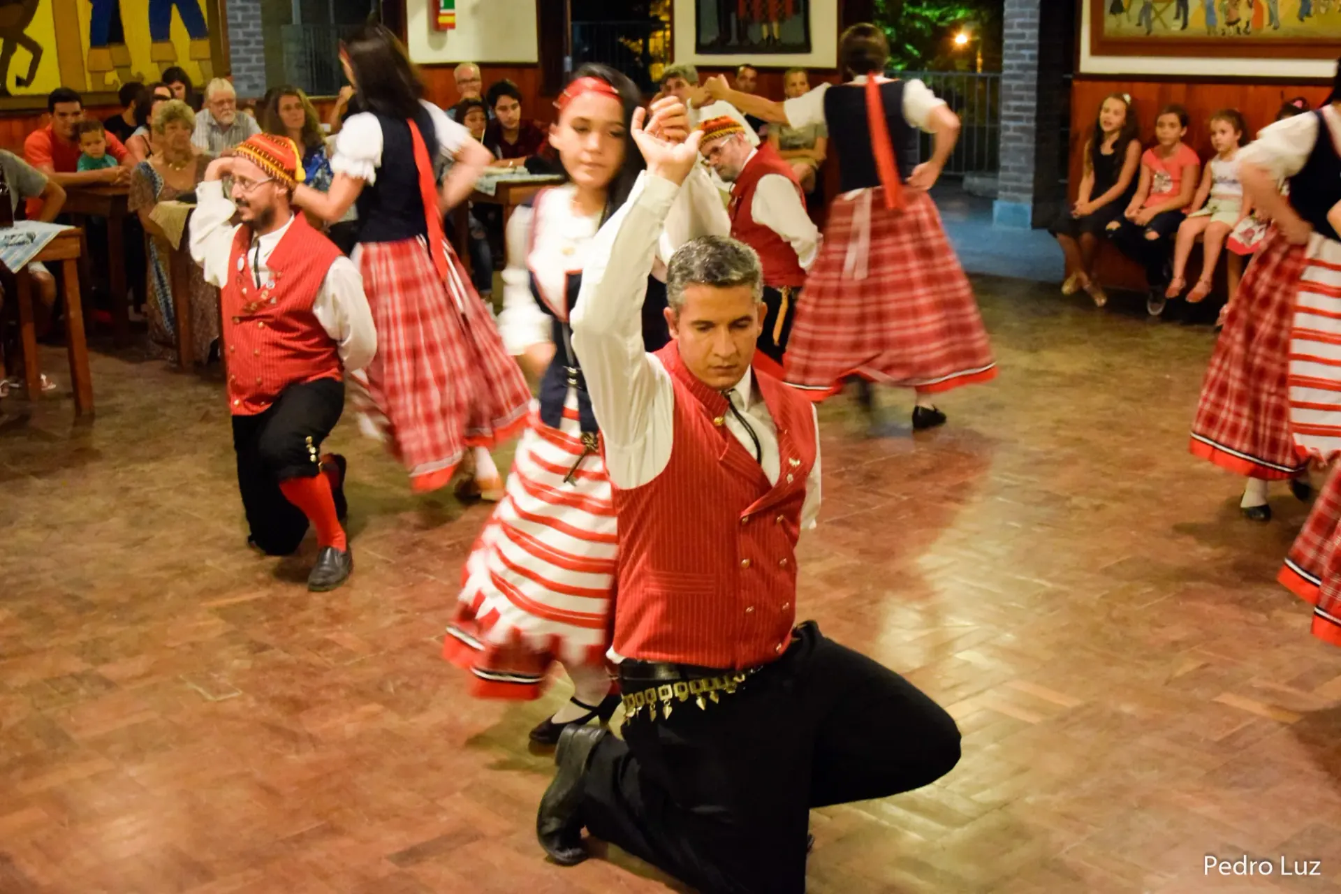 Clube Finlândia, centro cultural com danças folclóricas e sauna tradicional