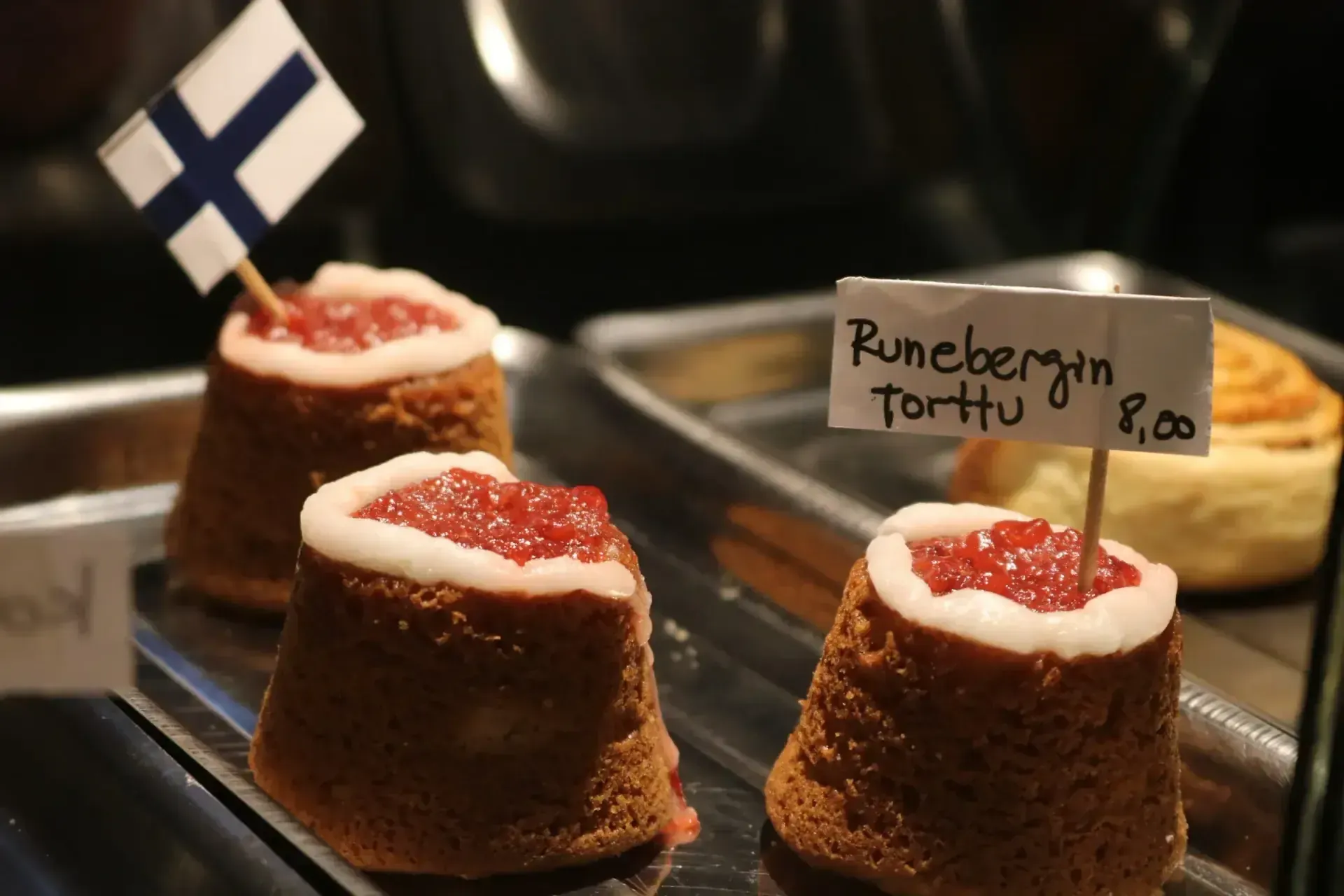 Gastronomia de Penedo com fondue, chocolates artesanais e pães finlandeses