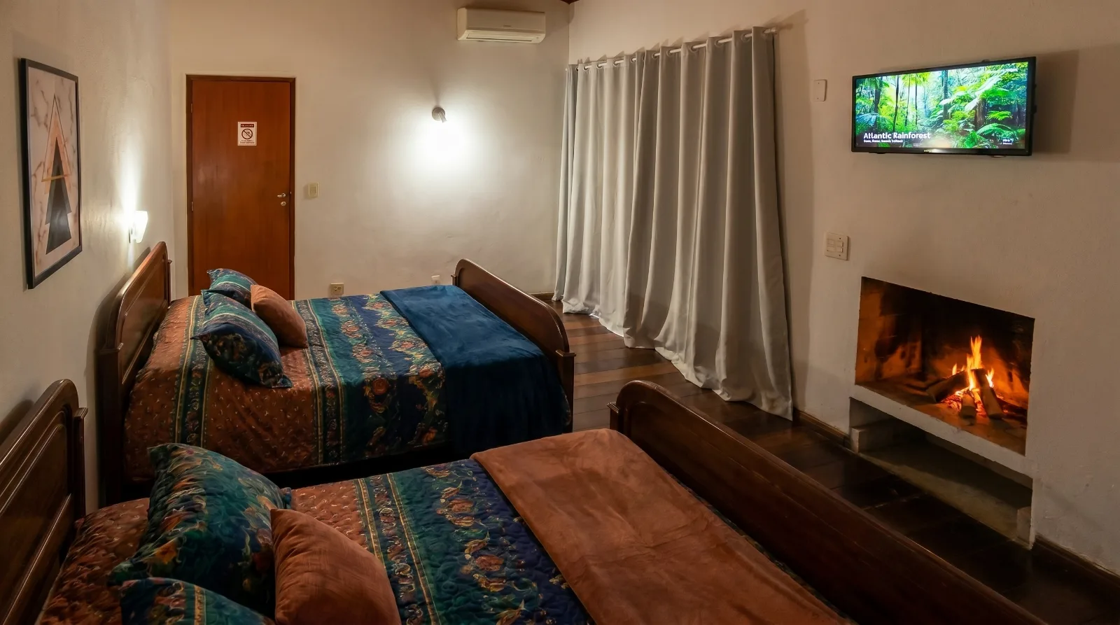 Suíte Família Jardins na Pousada Aurora — quarto para até 4 pessoas em Penedo, RJ